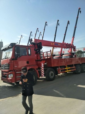 隨州陜汽德龍前四后八隨車吊 包上戶、可按揭的工程運輸利器